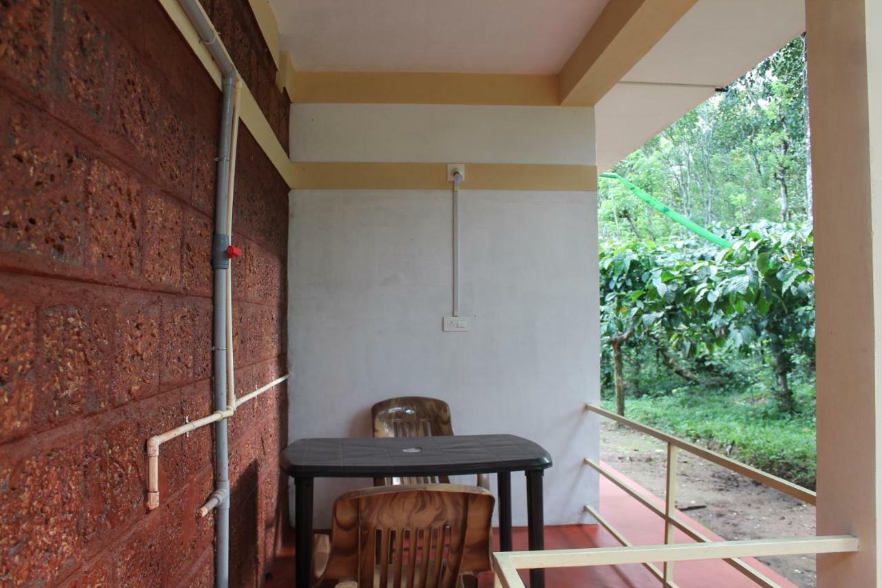 Woodside Homestay Wayanad Batheri Eksteriør bilde