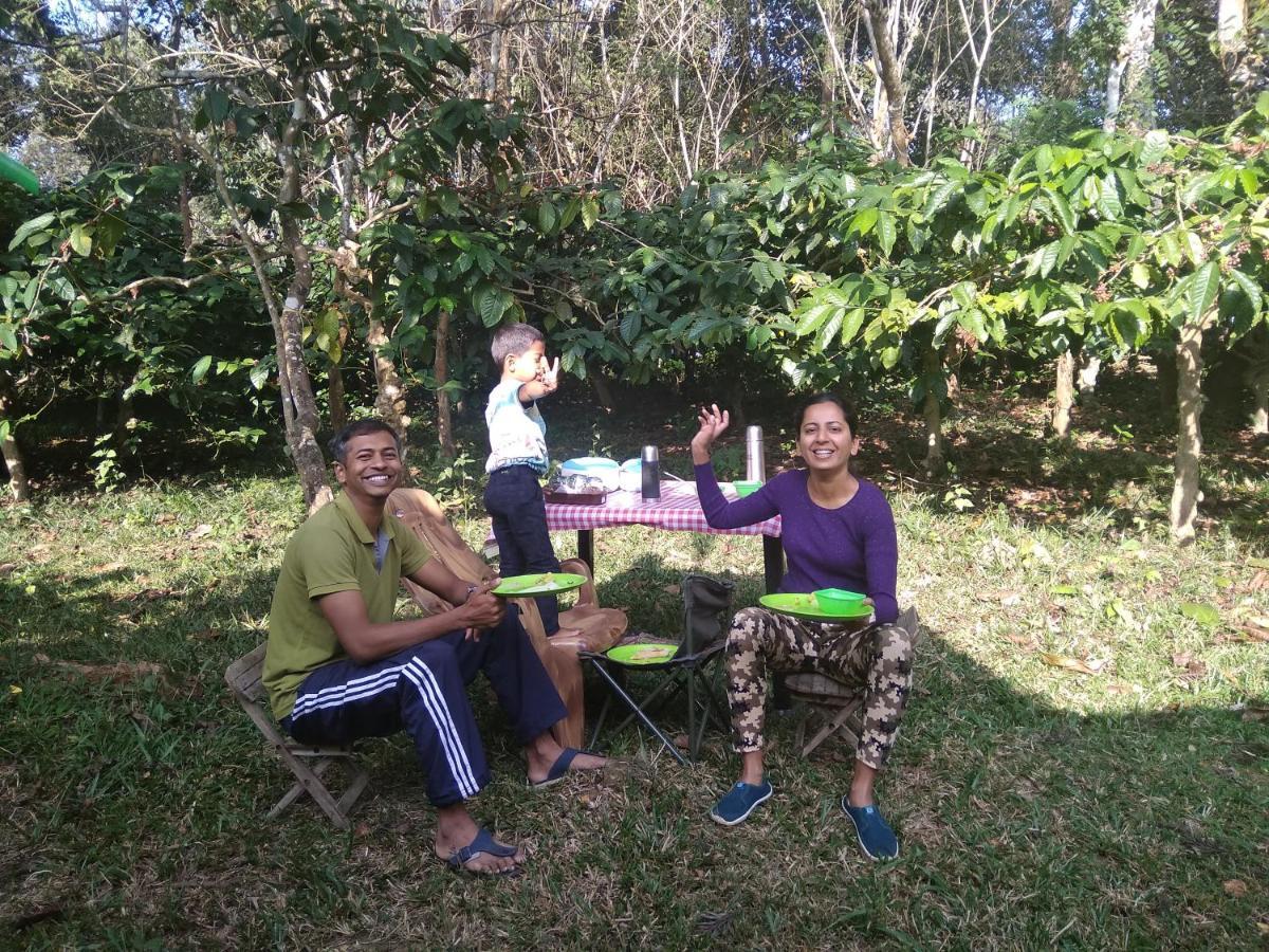Woodside Homestay Wayanad Batheri Eksteriør bilde